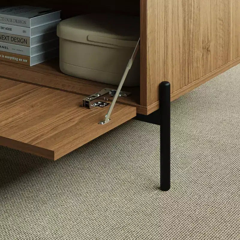 Tree city - Table basse moderne 47" en bois de santal doré avec porte à lattes et étagère ouverte