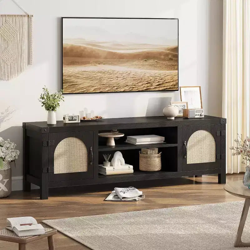 Meuble TV bohème de 65 pouces avec porte en rotin - Meuble de divertissement en bois avec deux armoires et étagères réglables, adapté aux salons
