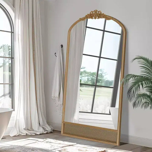Miroir mural marron avec cadre en bois massif classique sculpté de 94 cm (37 po) de large x 180 cm (71 po) de haut avec fond en rotin