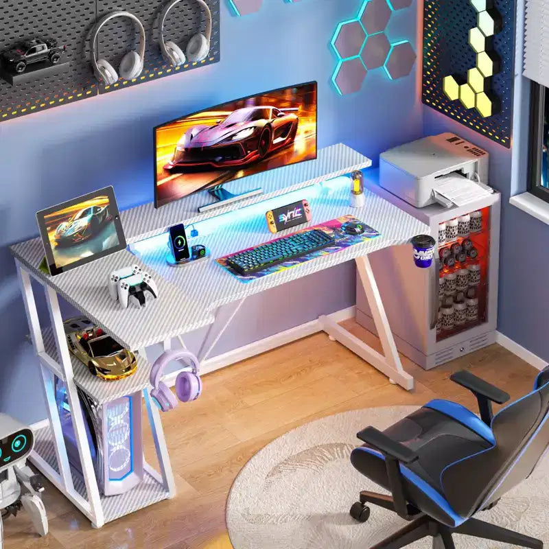 Bureau d'angle en L de 140 cm, blanc, pour gamer, avec support de moniteur, 3 étagères de rangement, bureau de gamer moderne pour chambres à coucher, installation de salle d'étude PC